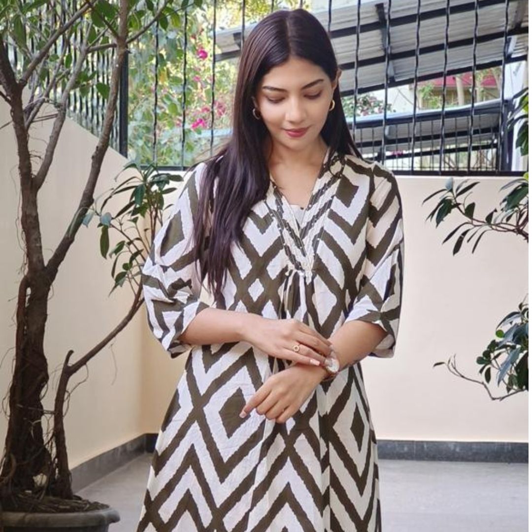 Sakhi Trendzs-Printed Cotton Kurti with Pant