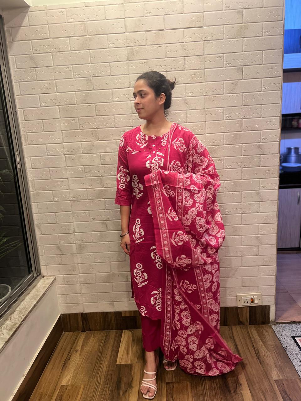 Sakhi Trendzs Vibrant Printed Cotton Suit Set - Pink Color Collection - Image 3