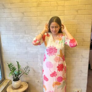 Sakhi Trendzs Printed Cotton Kurti - White Color Collection